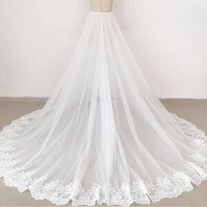 Detachable
Wedding Dress
Train | Cathedral
Length
Detachable Skirt I Wedding I